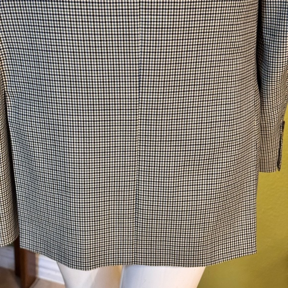Burberry Gray Sport Coat with Sophisticated Texture - Picture 9 of 13